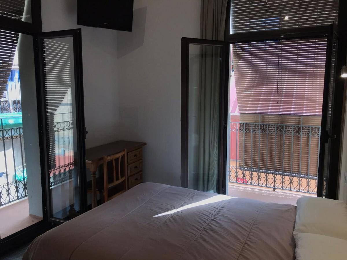 Climatized Double Room with Private bathroom