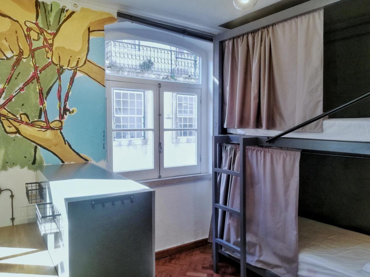 Bed 8-Bed Dormitory Room