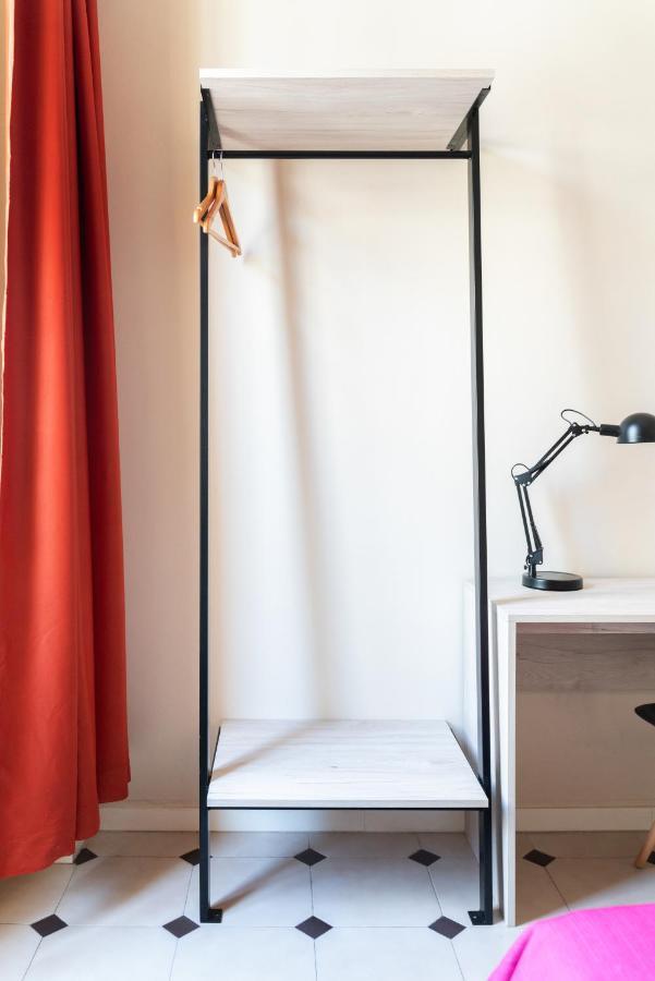 Standard Twin Room with Shared Bathroom