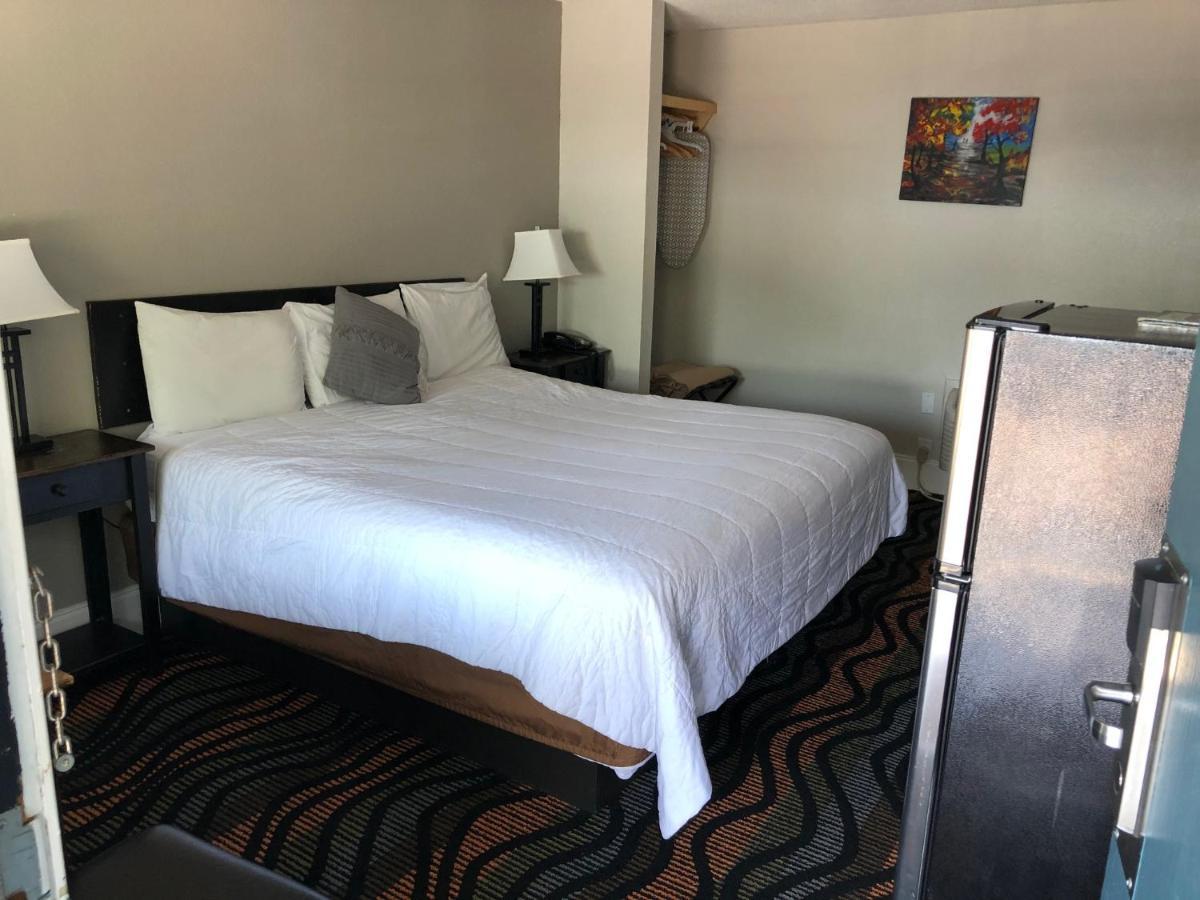 King Room with Spa Bath