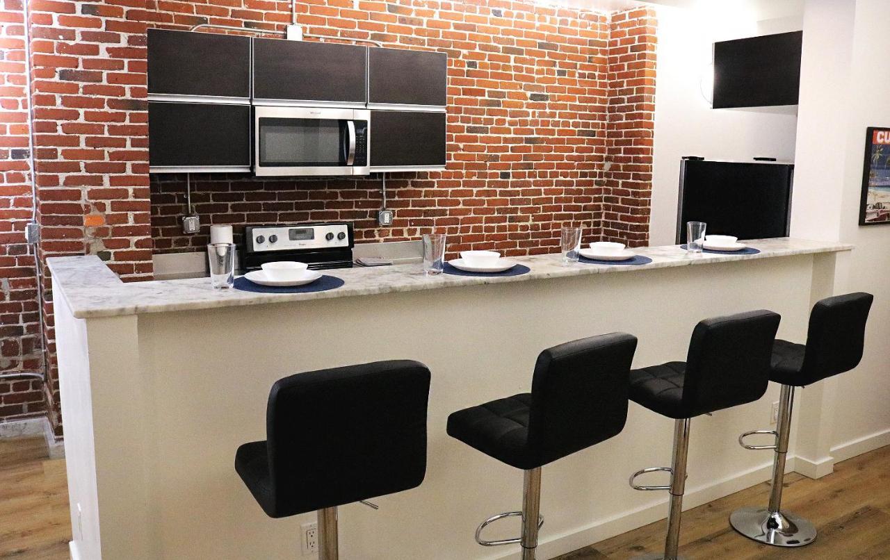 Two -Bedroom Deluxe Broadway Suite with Two Queen Beds, One Twin Bed, Non-Smoking,1084641472:JPEG