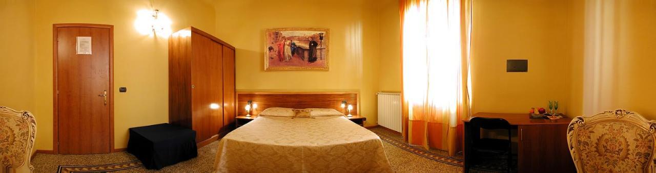 Double Room with Private External Bathroom
