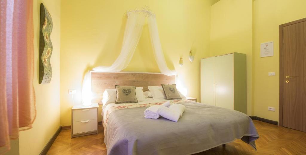 Double or Twin Room Private External Bathroom