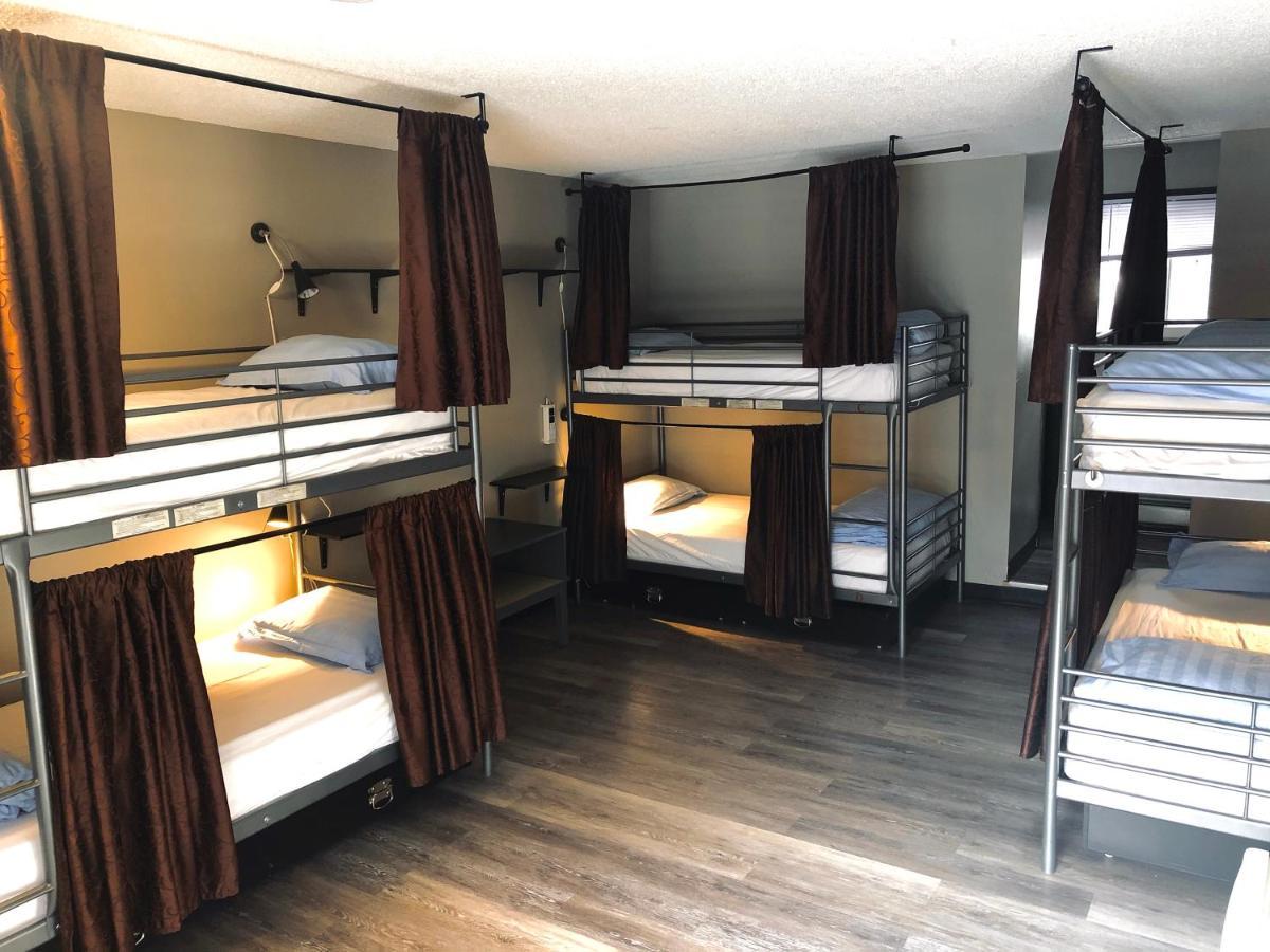 Bed 6 Bed Female Dormitory Room Ensuite Bathroom,1024341355:JPEG