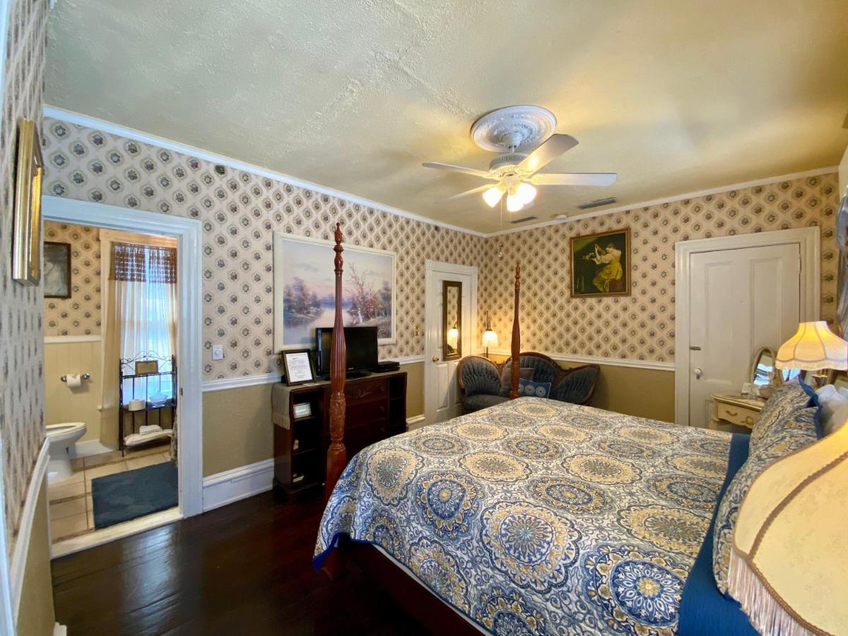 King Room with Balcony and Spa Bath