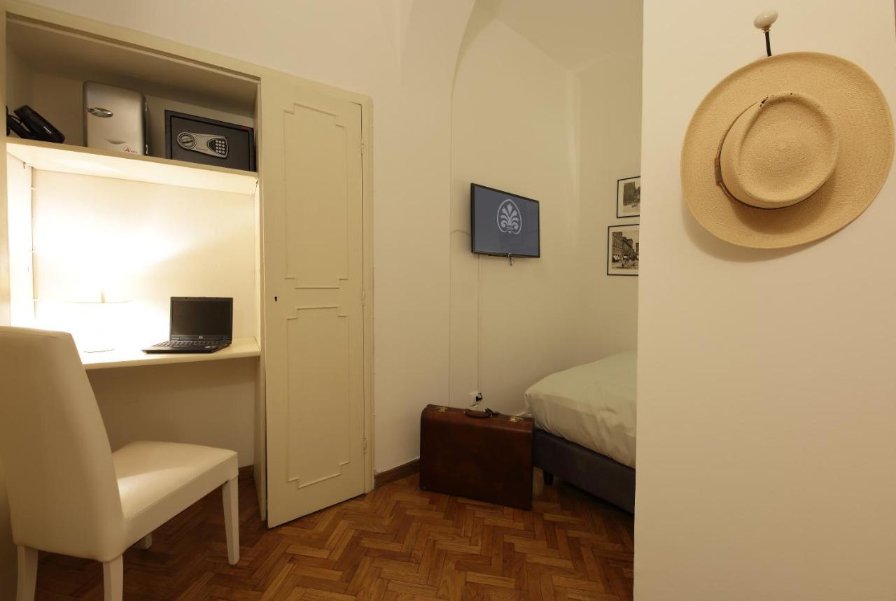 Single Room Private External Bathroom