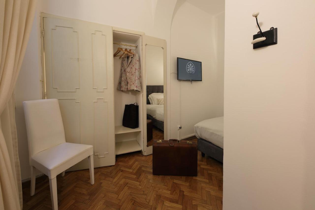Single Room Private External Bathroom