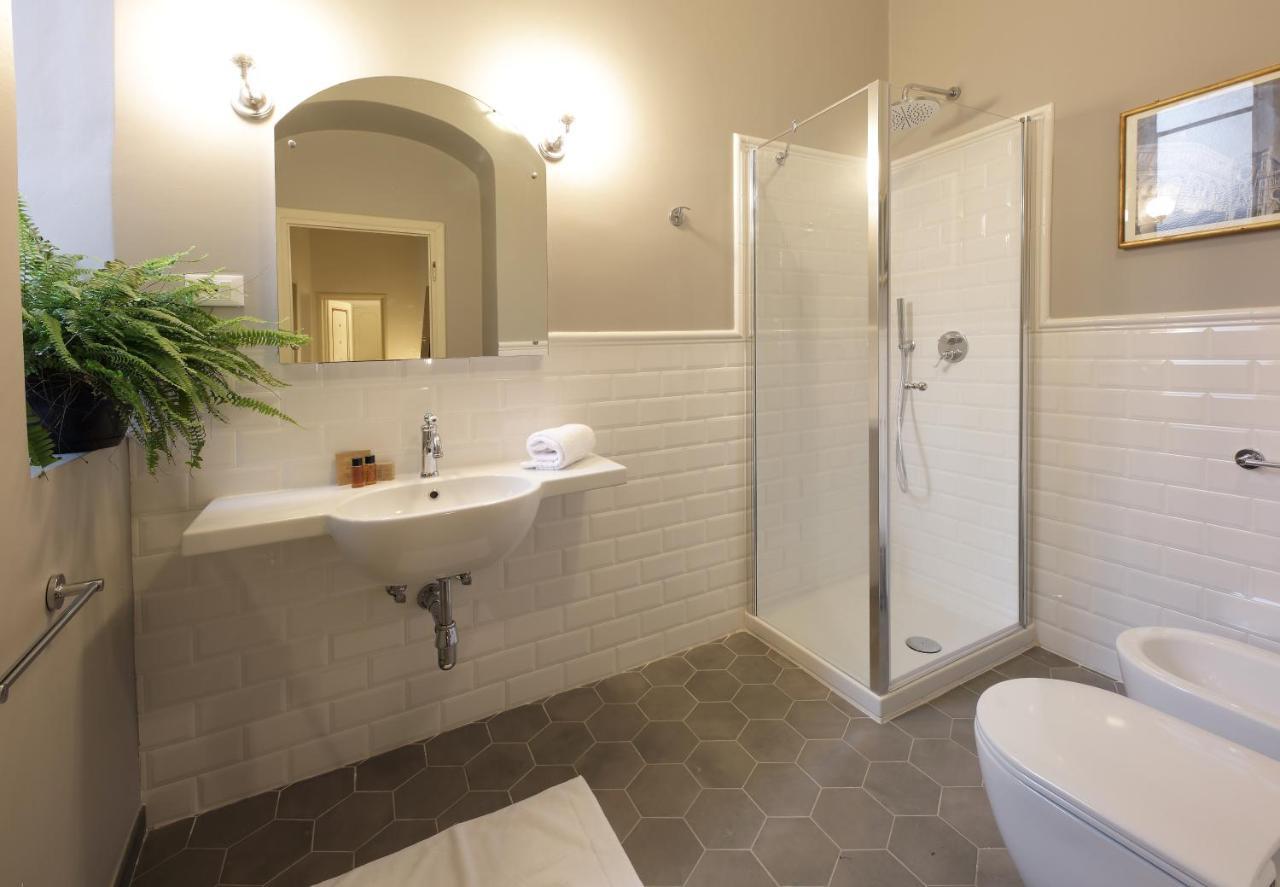 Single Room Private External Bathroom