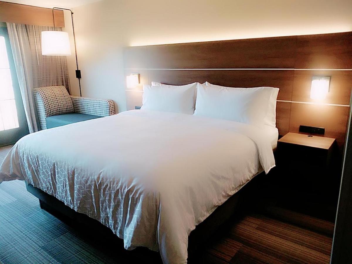 Standard King Room with Balcony