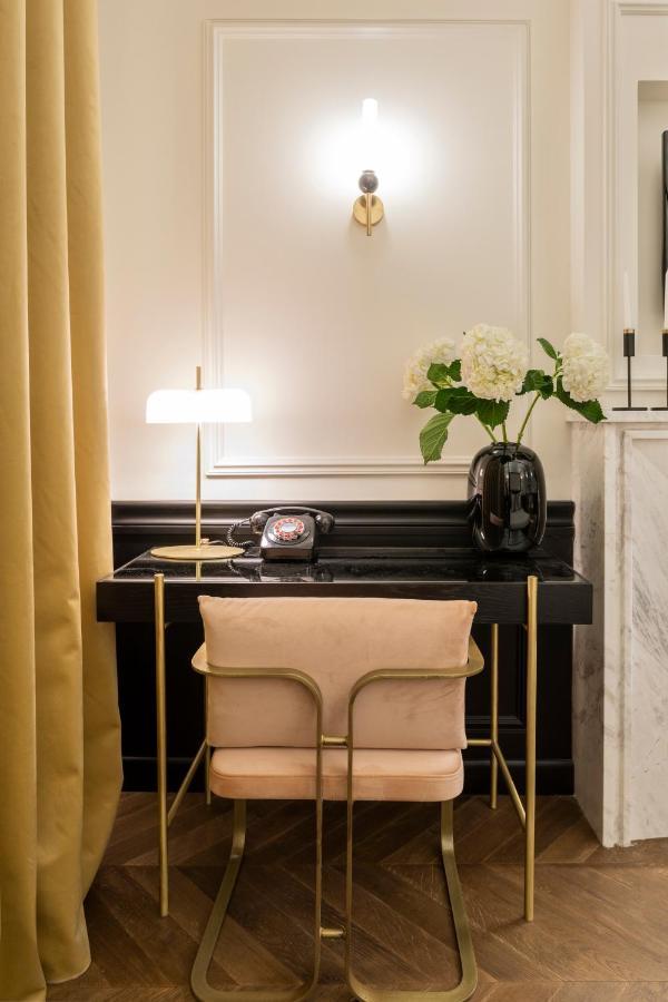 Deluxe King Room,1040768830:JPEG