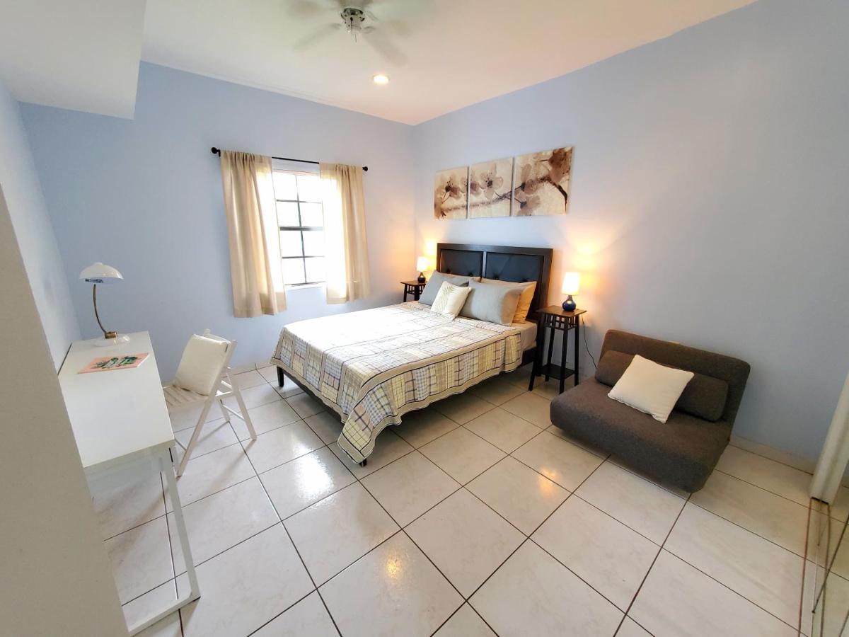 Queen Room with Garden View