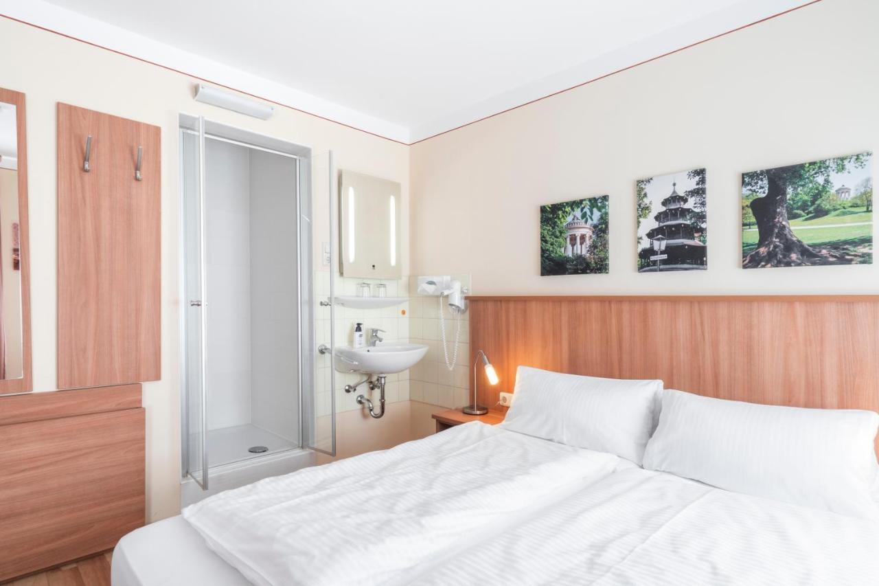 Double or Twin Room with Shared Bathroom