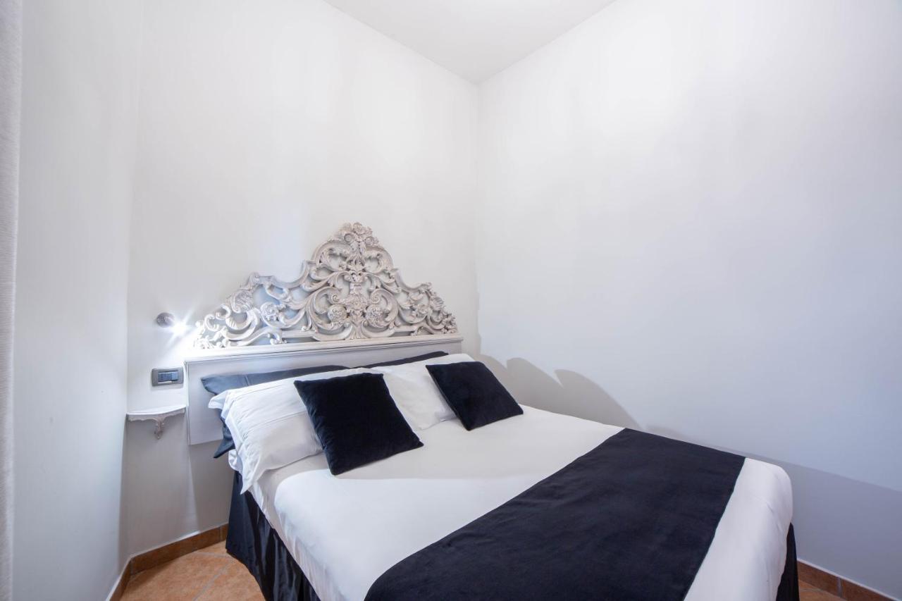 Double Room Private External Bathroom