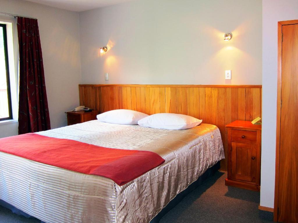 Executive Two-Bedroom Two-Bathroom Apartment,24239906:JPEG