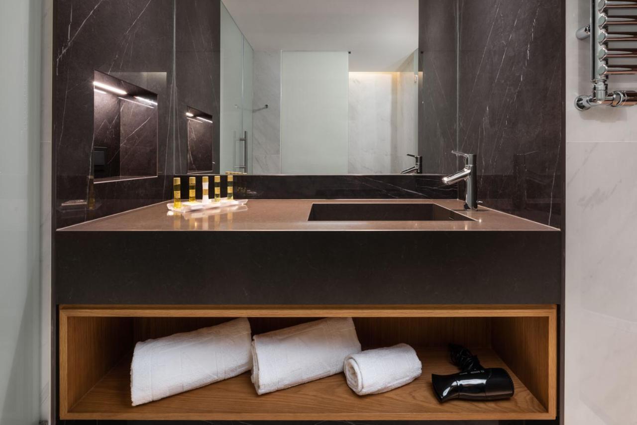 Deluxe Double Room Aliados View Spa Access