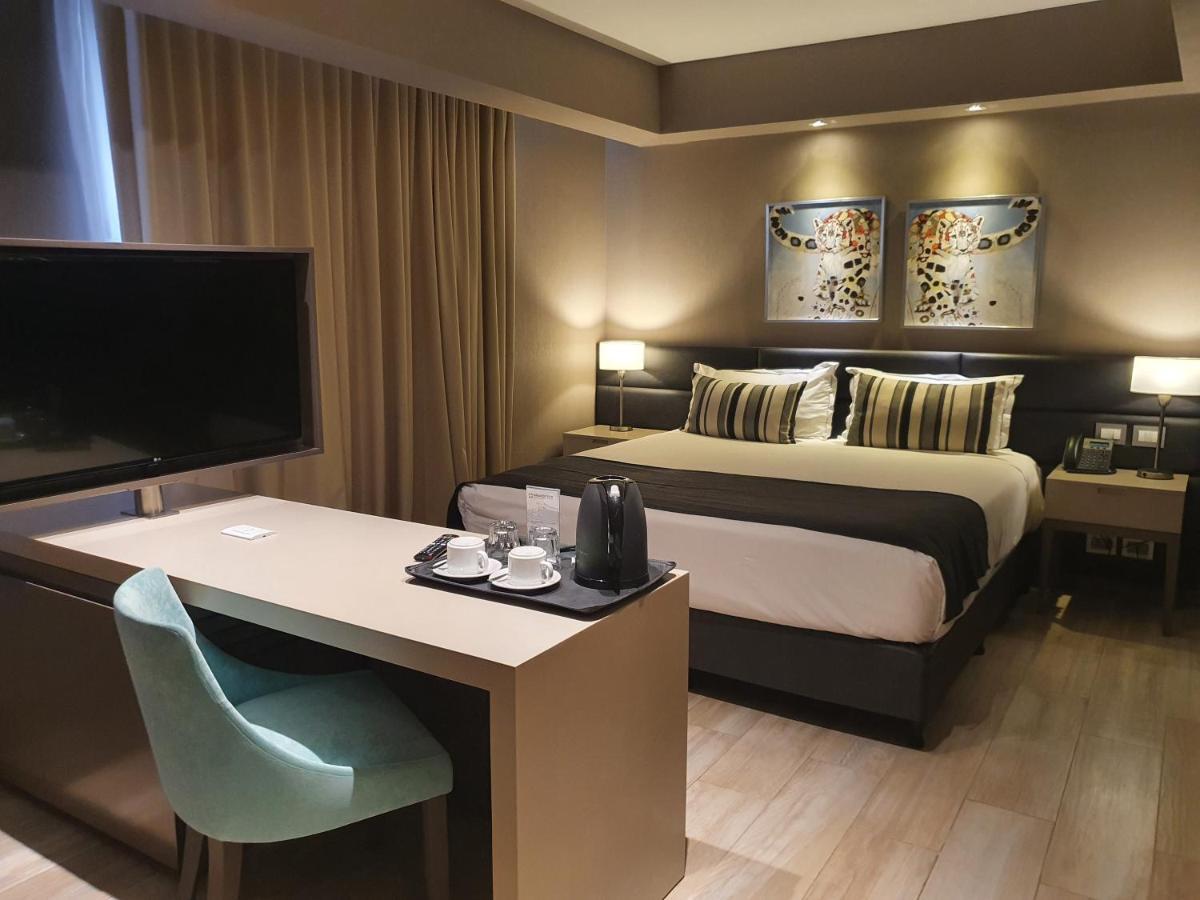 Executive Suite,1220202247:JPEG