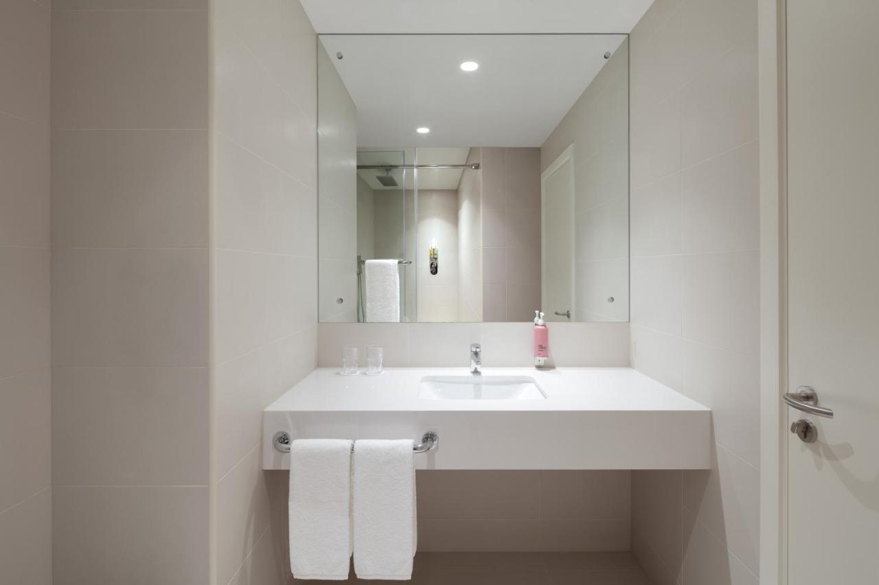 Rover Room - Monthly Stay - 50% off Laundry Service