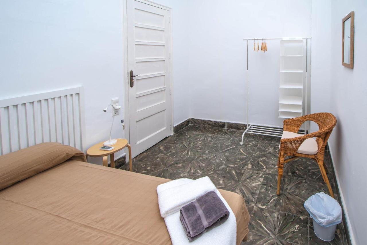 Single Room with Shared Bathroom