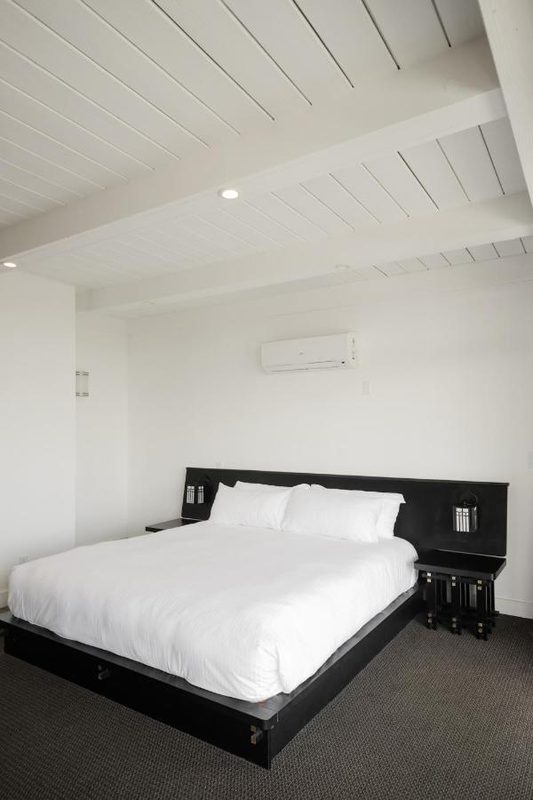 Classic Hollywood View,1099732038:JPEG