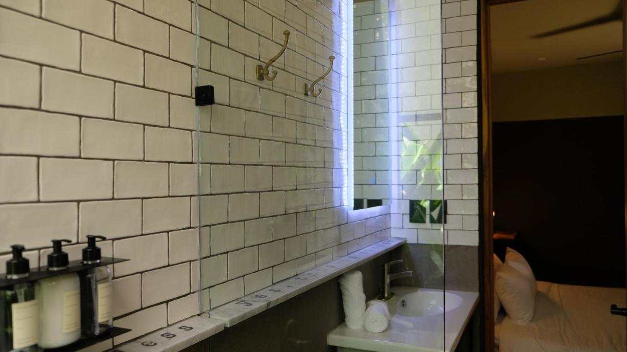 King Room,1459458562:JPEG