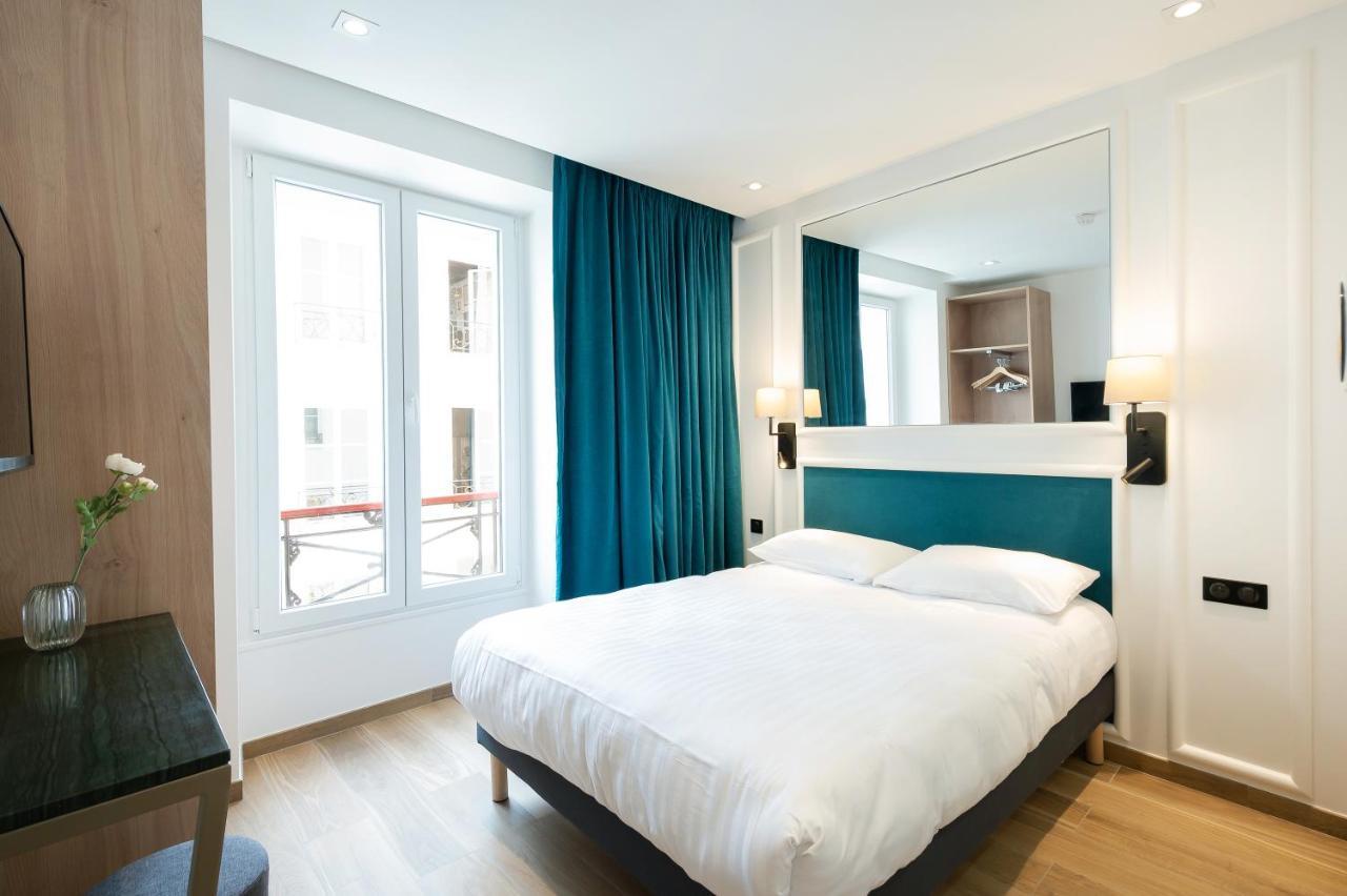 Double Room with Street View