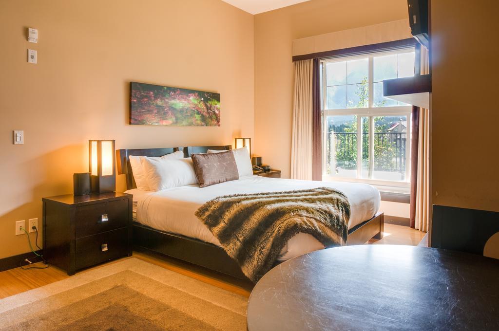 Deluxe King Room,112849989:JPEG