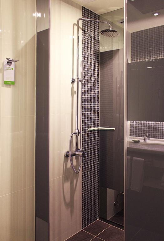 Vantage Double Room without Window (basement)
