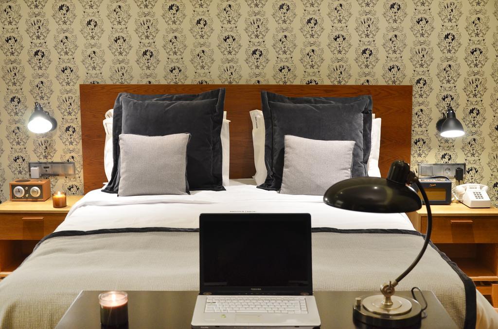 Small Double Room with street view
