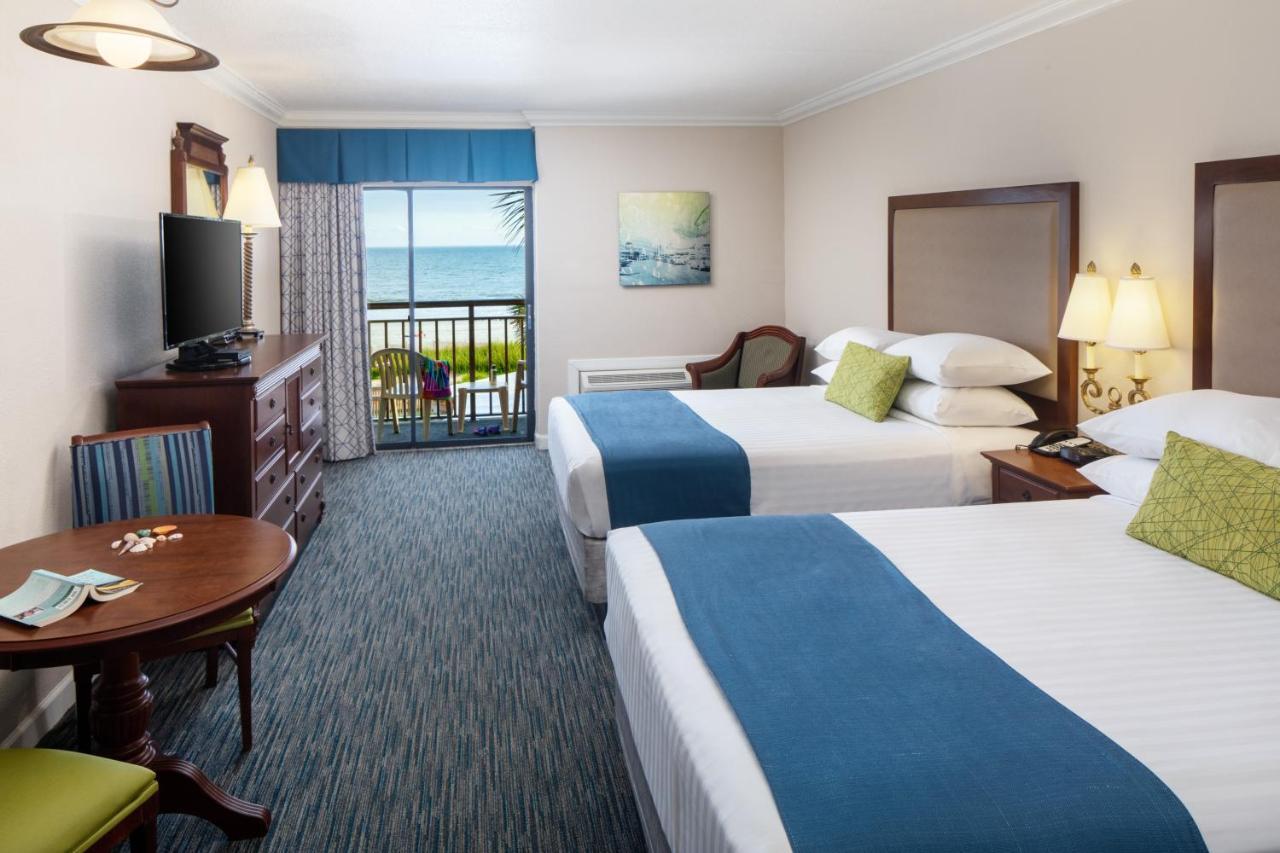 Tower Oceanfront Queen Room with Two Queen Beds - Kitchen