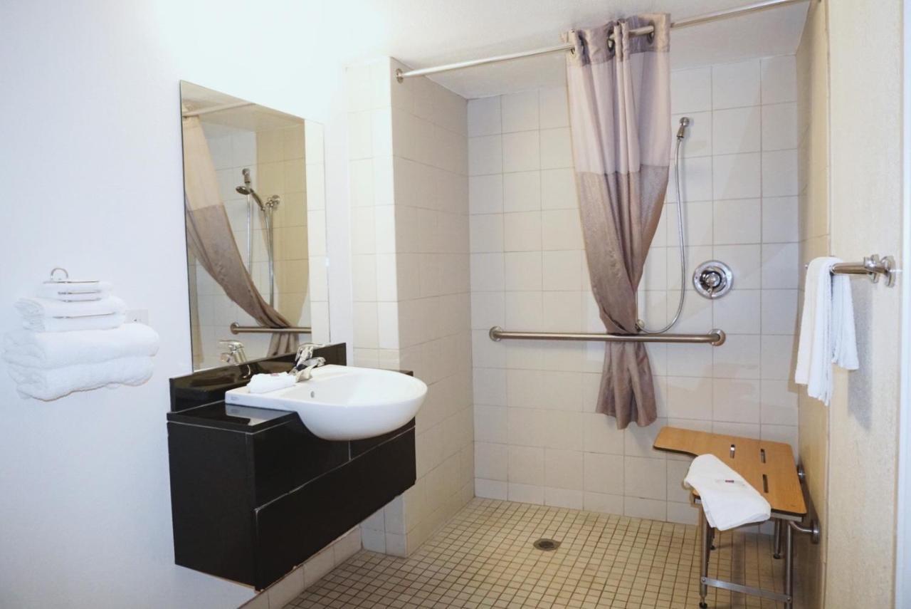 Double Room - Disability Access - Roll In Shower