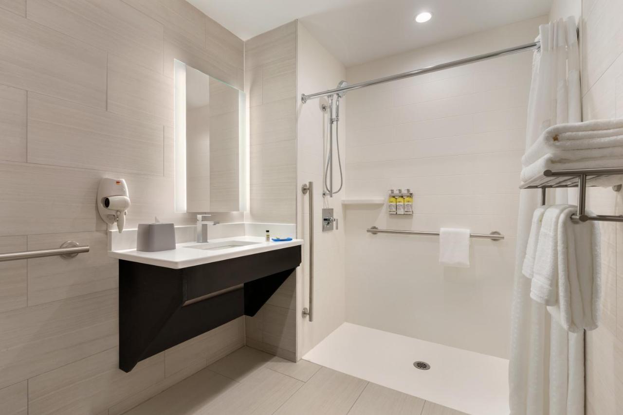 Standard King Room Roll Shower Mobility Access