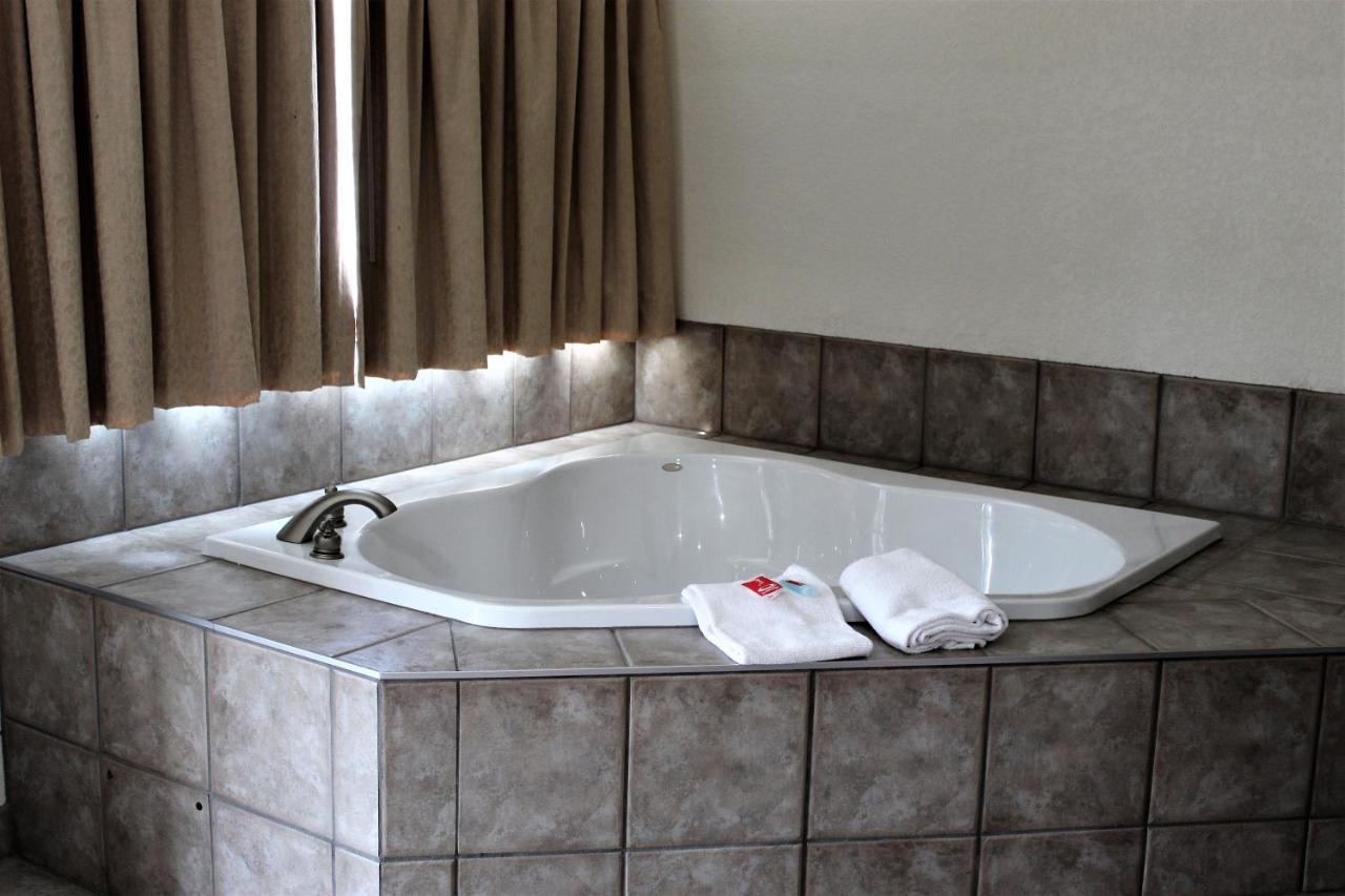 King Suite with Two King Beds - Non-smoking