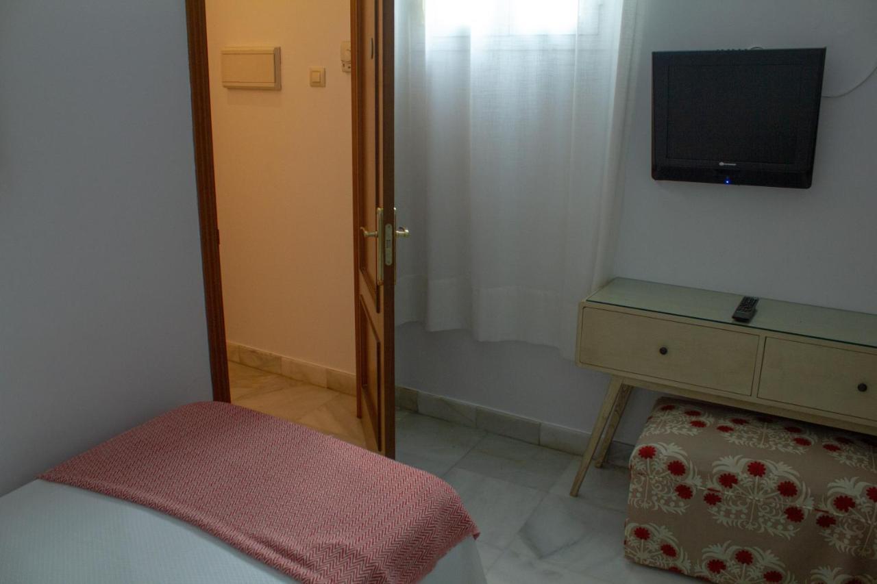 Single Room - Ground Floor