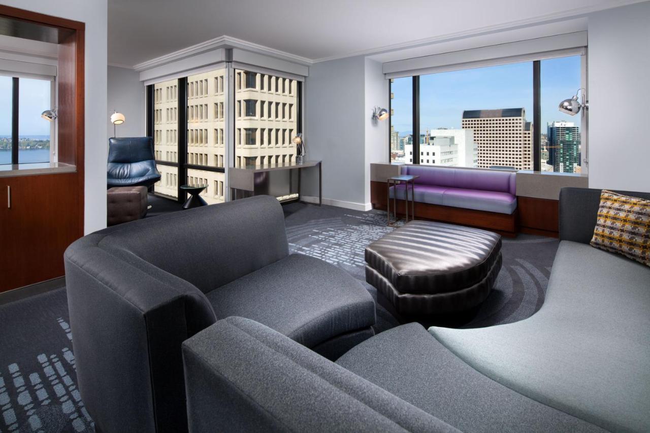 Superior Suite, Corner King, with City View - High Floor/Mobility/Hearing Accessible with Roll-In Shower