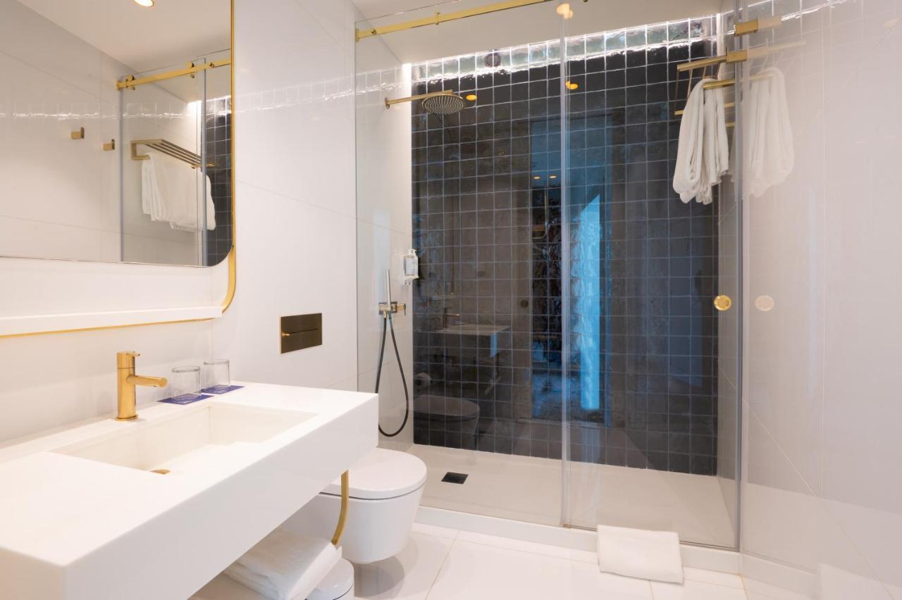 Deluxe Double or Twin Room City View