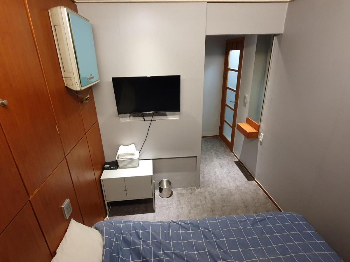 Single Room Bathroom,1189185337:JPEG