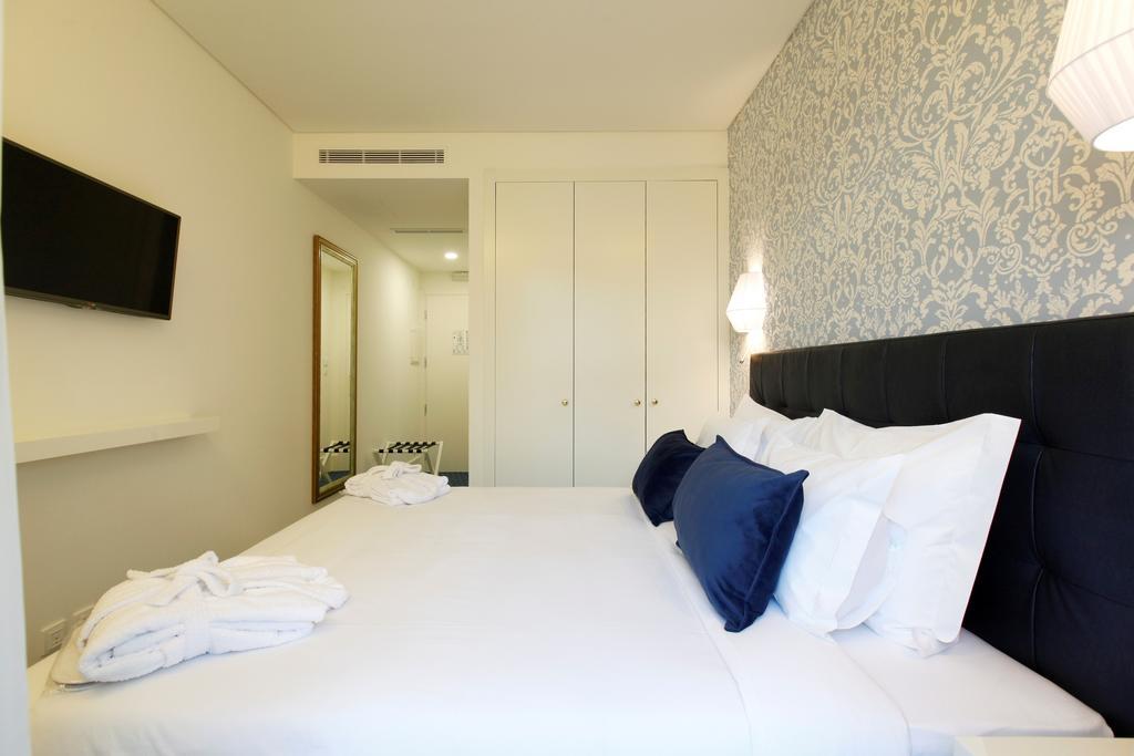 Mini Double or Twin Room Street View
