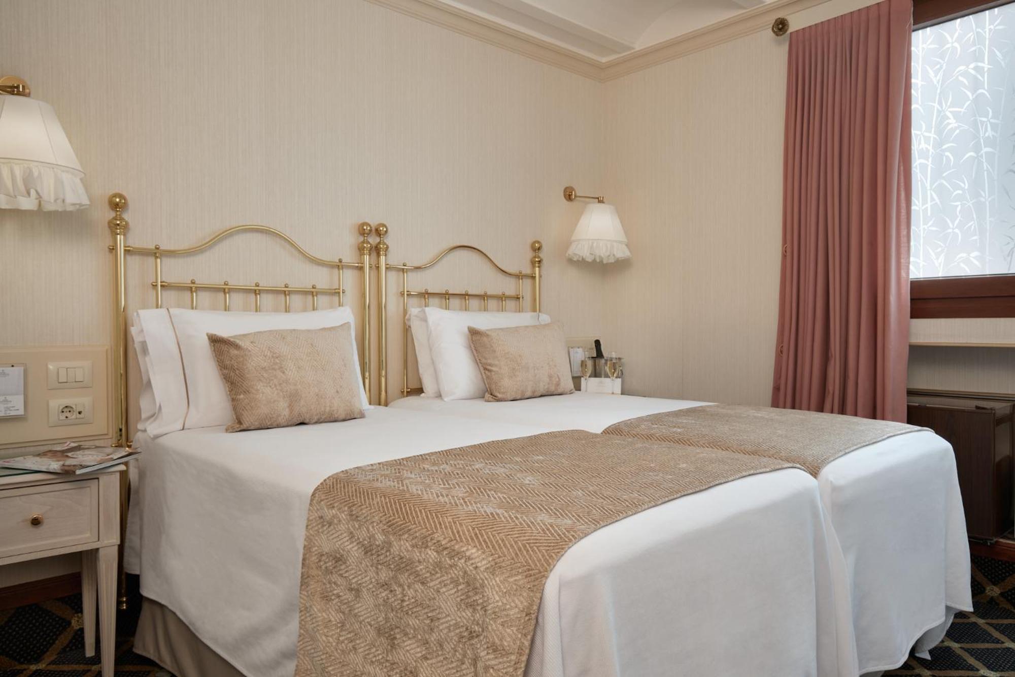 Double or Twin Room,1773685513:JPEG