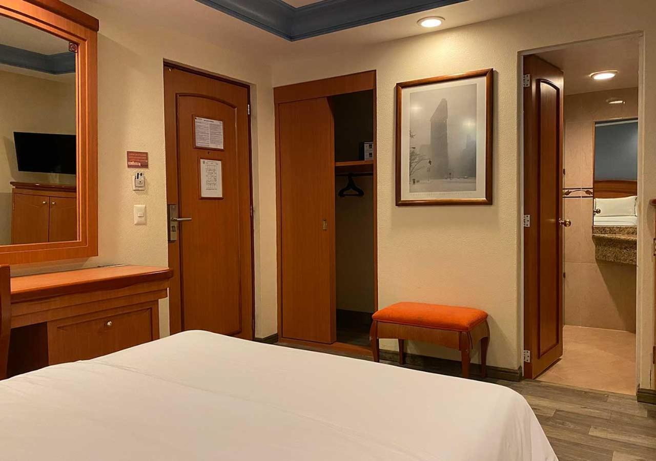 Standard Queen Room