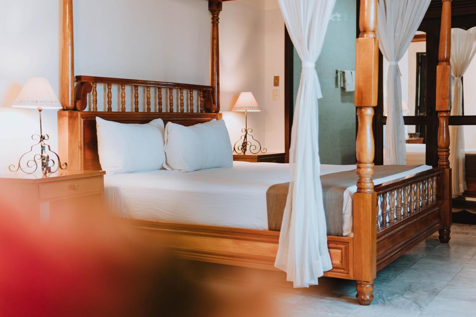 Deluxe King Room,1432389121:JPEG