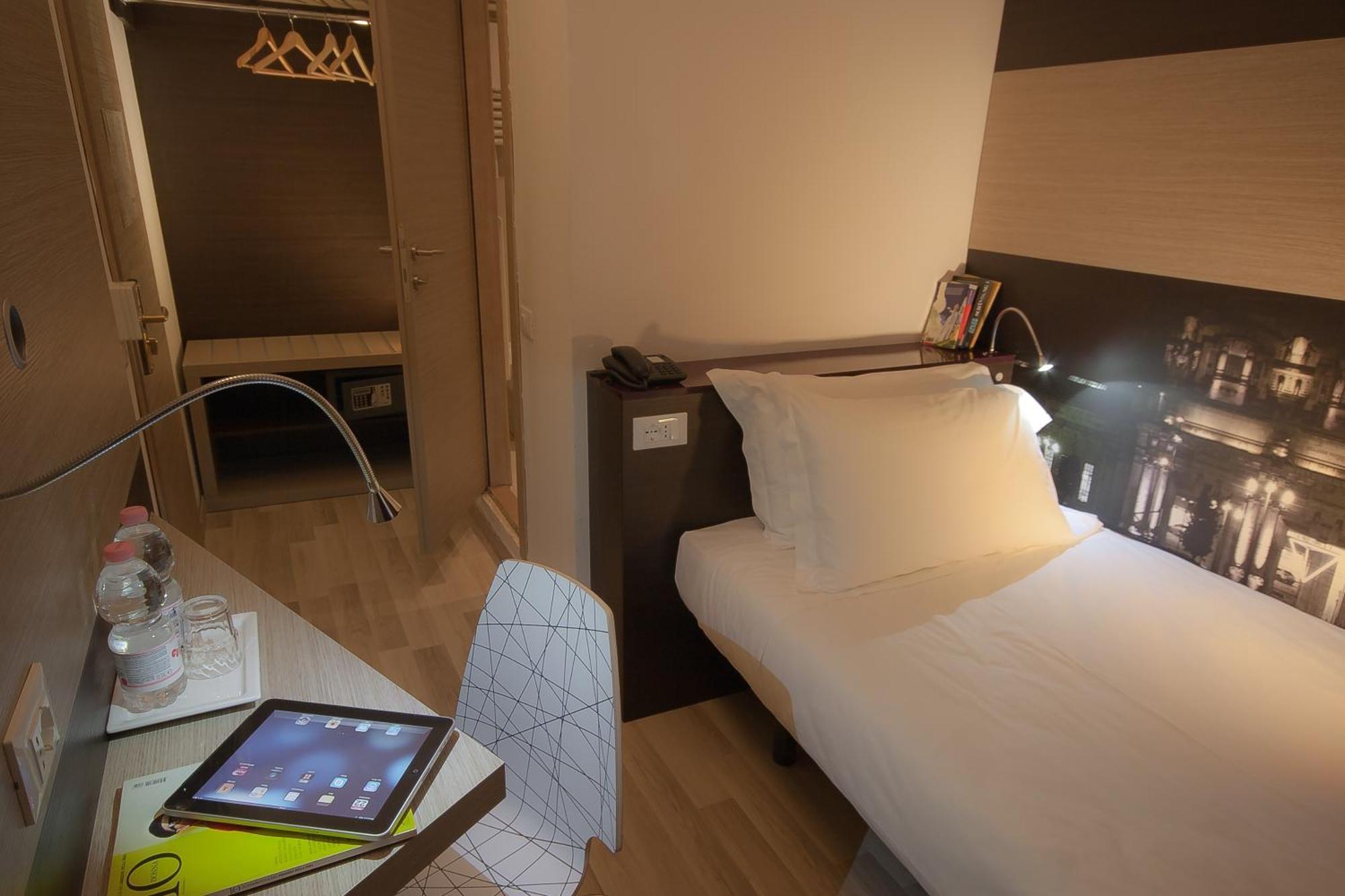 Single Room,1209261061:JPEG
