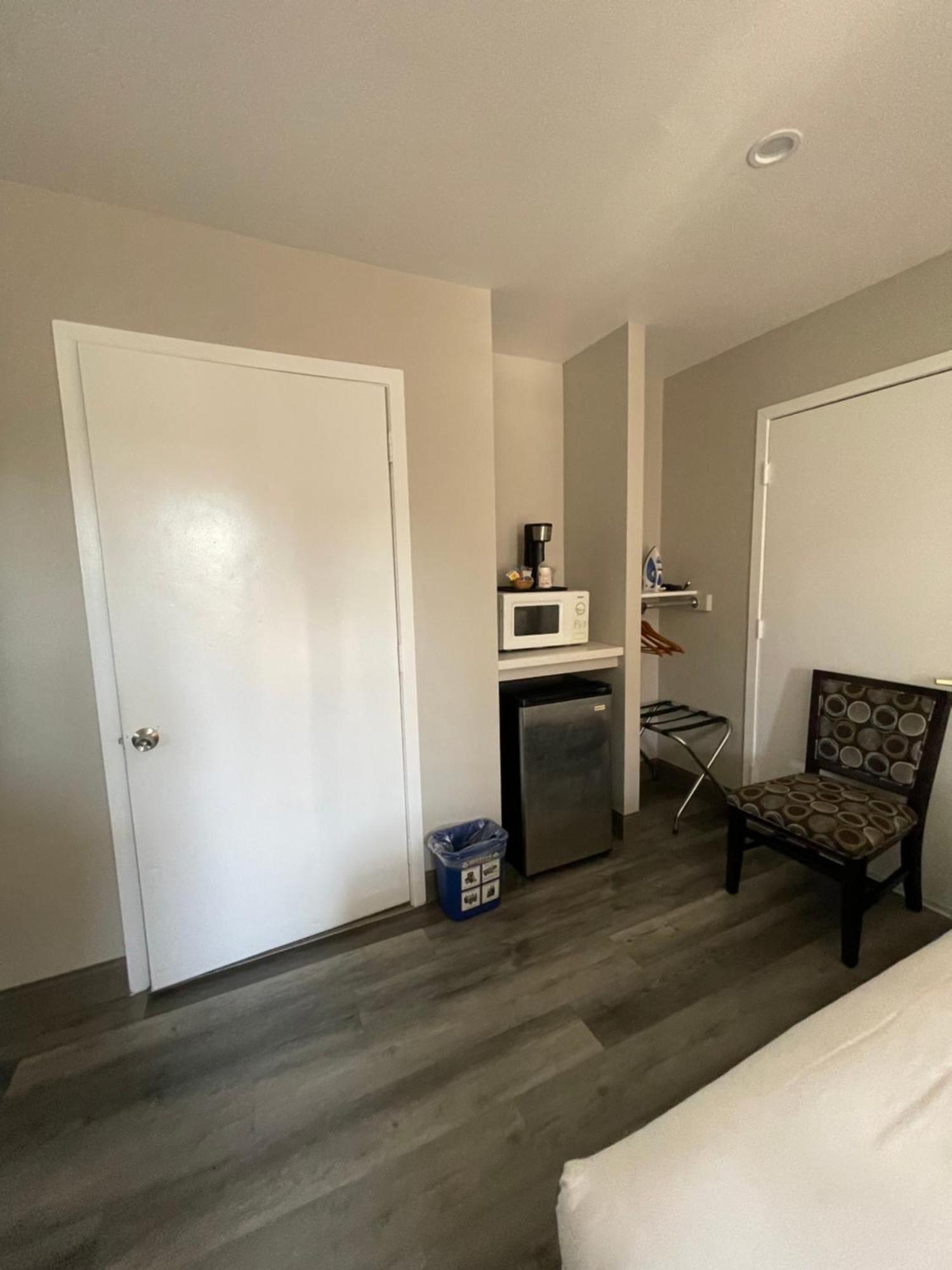 Queen Room - Disability Access Nonsmoking