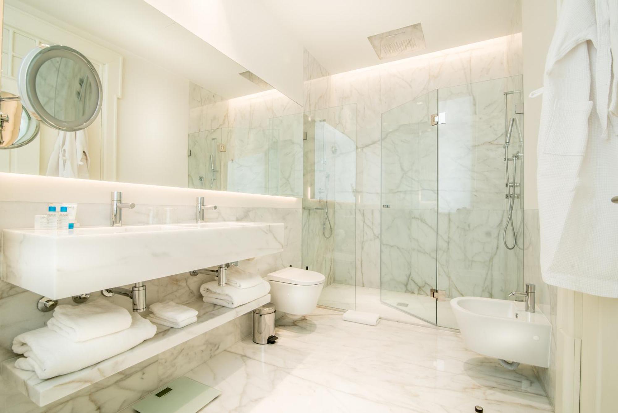 Classic Double or Twin Room City View