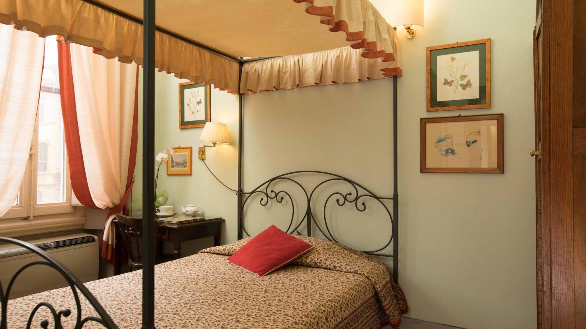 Deluxe Single Room