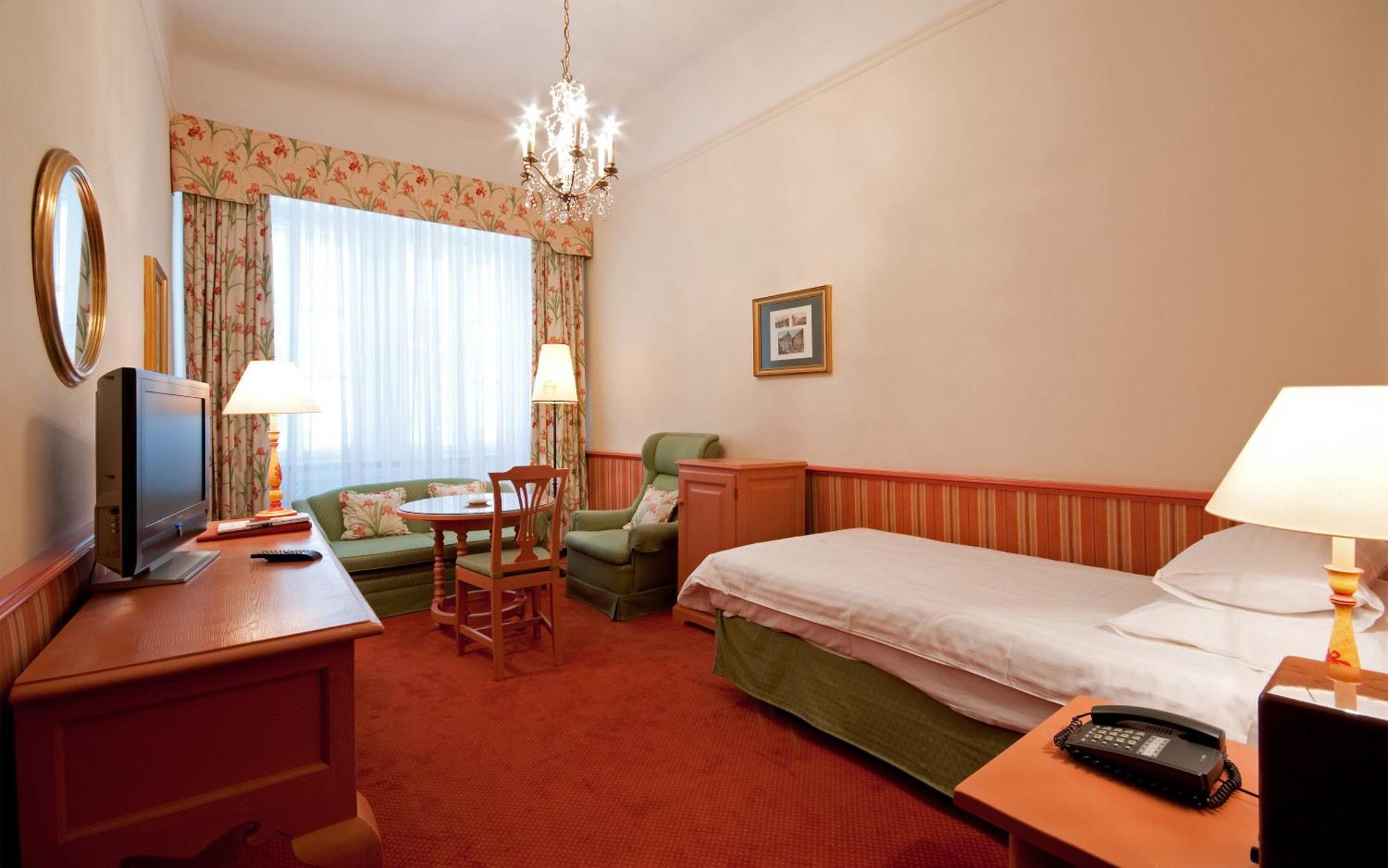 Single Room,1217084845:JPEG