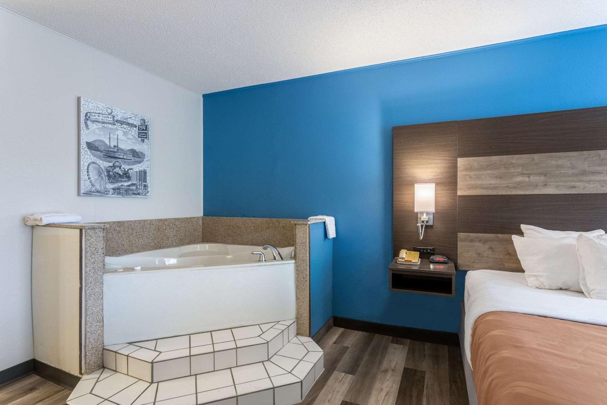King Room with Spa Bath