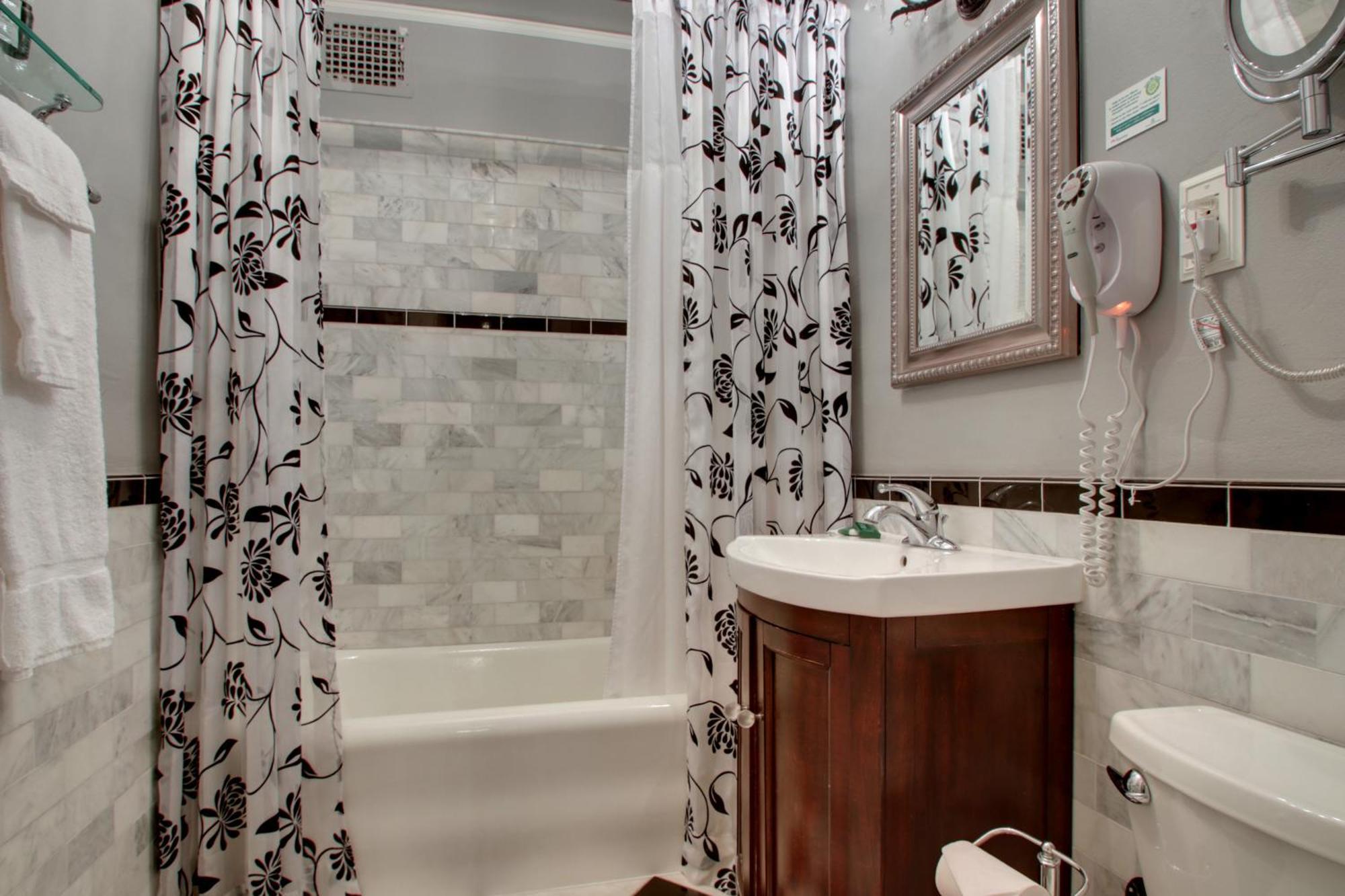 Two-Bedroom Suite,1217339950:JPEG