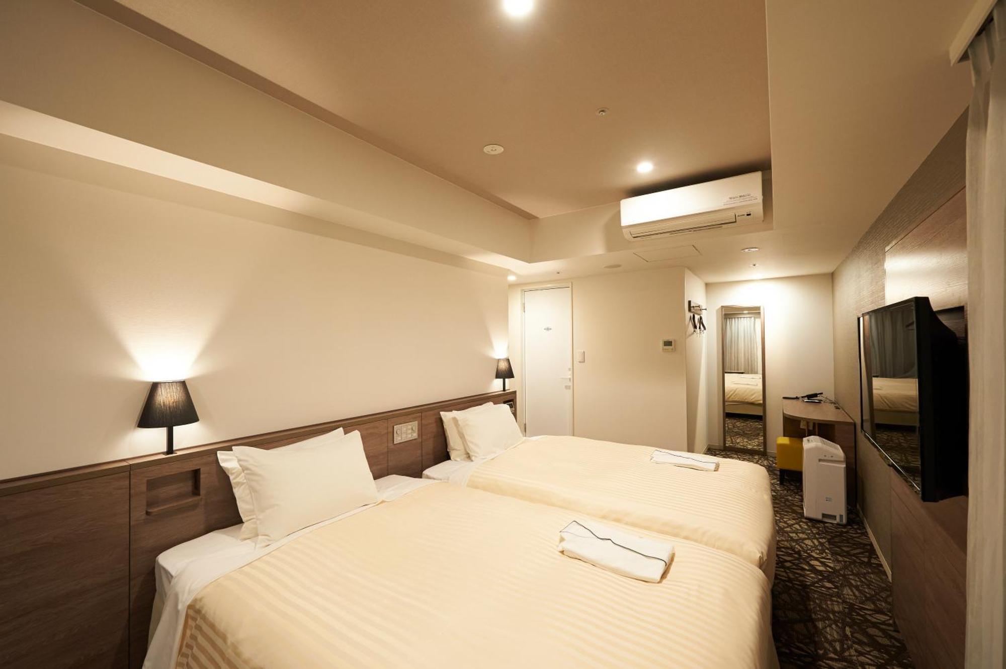 Premium Triple Room Non-Smoking,1222413610:JPEG