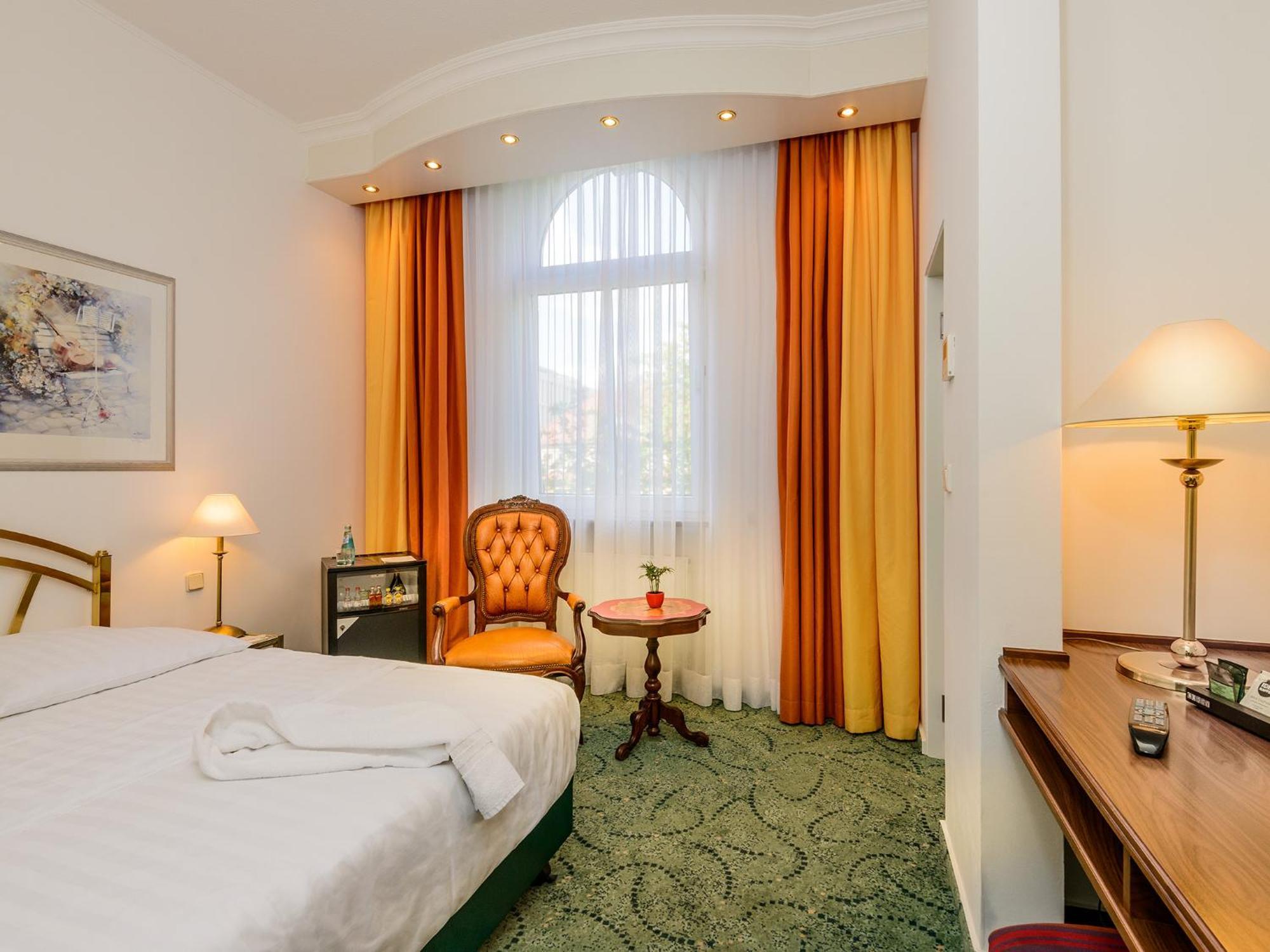 Superior Single Room,1228303487:JPEG
