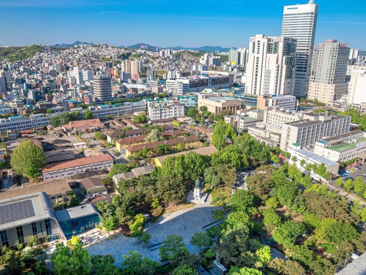 Free Upgrade to Deluxe Twin with Park View